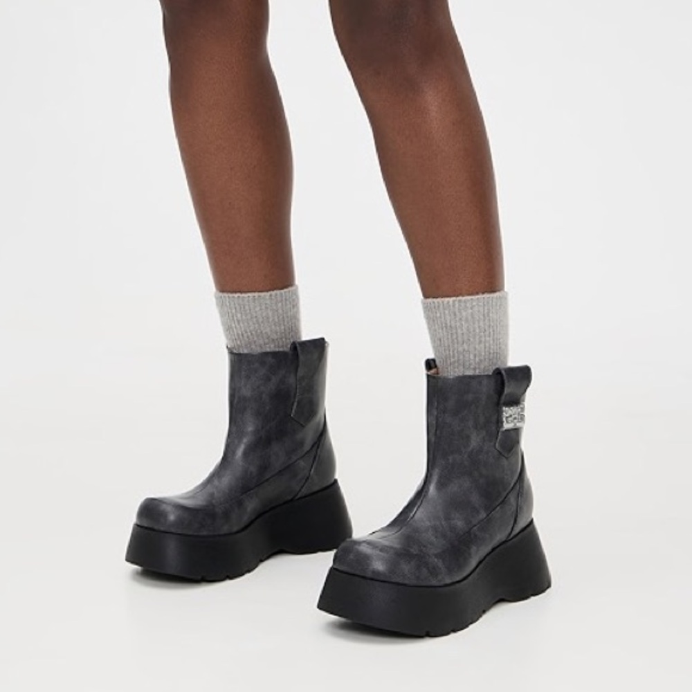 New in Box Size 39 Women’s Ganni
Kat Low Vintage Ankle Boots - Picture 3 of 17
